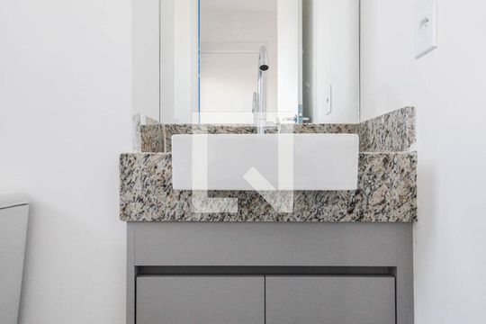 Banheiro de apartamento para alugar com 1 quarto, 31m² em Jardim São Paulo, São Paulo