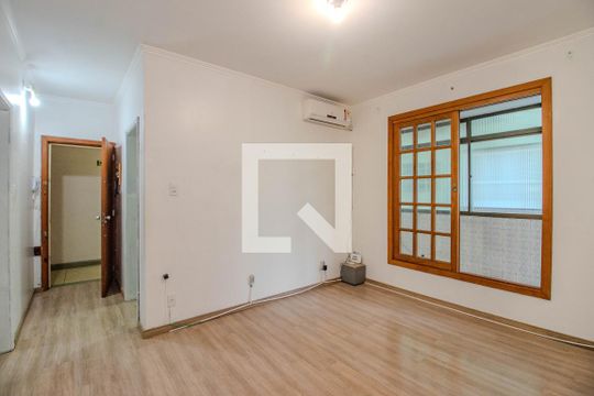 Sala de apartamento para alugar com 3 quartos, 85m² em Floresta, Porto Alegre