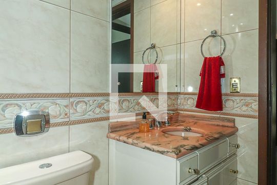 Banheiro Social de apartamento à venda com 3 quartos, 155m² em Bela Vista, Porto Alegre