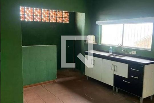 Casa para alugar com 3 quartos, 220m² em Parque Imperial, São Paulo
