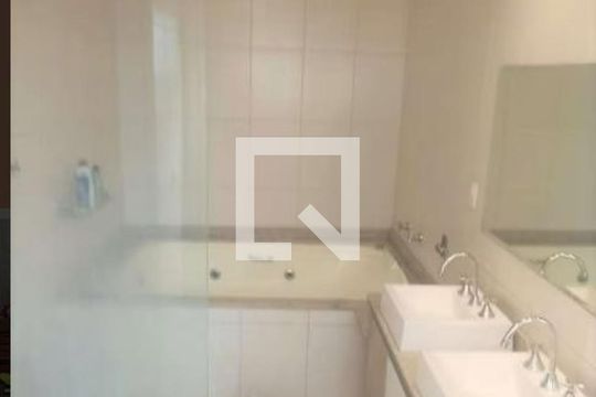 Casa para alugar com 2 quartos, 250m² em Parque Imperial, São Paulo