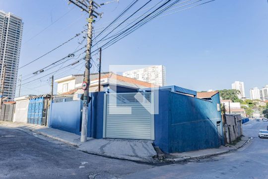 Fachada de casa à venda com 2 quartos, 120m² em Vila Nair, São Paulo