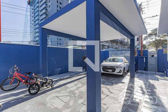 Garagem de casa à venda com 2 quartos, 120m² em Vila Nair, São Paulo