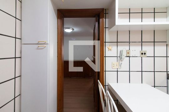 Cozinha de apartamento à venda com 4 quartos, 163m² em Vila Uberabinha, São Paulo