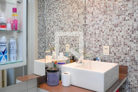 Banheiro da Suíte de apartamento à venda com 3 quartos, 63m² em Vila Agua Funda, São Paulo