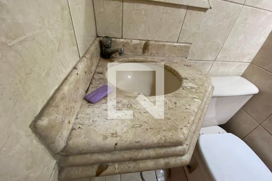 Lavabo de casa para alugar com 5 quartos, 280m² em Taquara, Rio de Janeiro