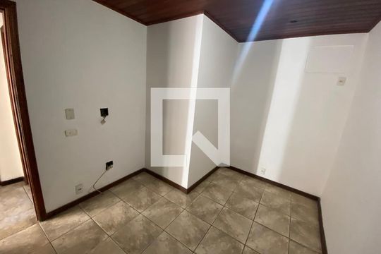 Quarto 1 de casa para alugar com 5 quartos, 280m² em Taquara, Rio de Janeiro