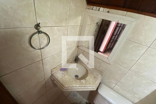 Lavabo de casa para alugar com 5 quartos, 280m² em Taquara, Rio de Janeiro