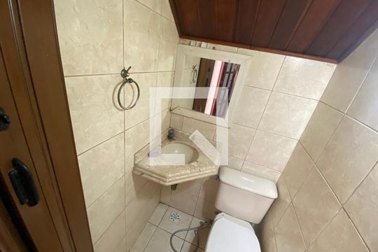 Lavabo de casa para alugar com 5 quartos, 280m² em Taquara, Rio de Janeiro