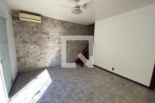 Casa à venda com 5 quartos, 280m² em Taquara, Rio de Janeiro