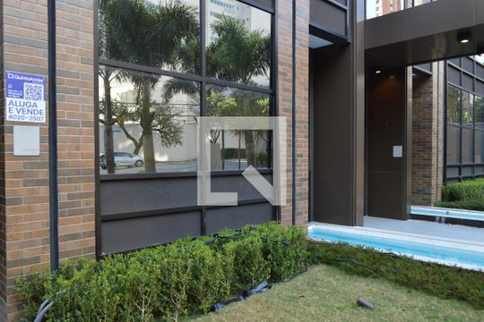 Fachada + Plaquinha de kitnet/studio para alugar com 1 quarto, 29m² em Vila Mariana, São Paulo