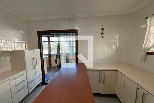 Cozinha de casa de condomínio à venda com 4 quartos, 137m² em Rio Pequeno, São Paulo