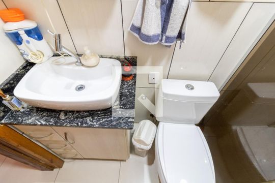 Banheiro de casa à venda com 1 quarto, 61m² em Hípica, Porto Alegre