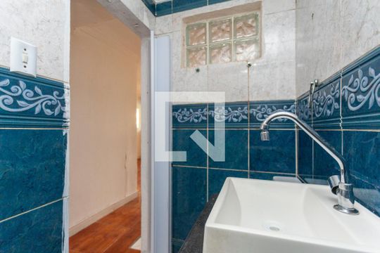 Banheiro de casa para alugar com 2 quartos, 60m² em Vila Sao Pedro, São Paulo