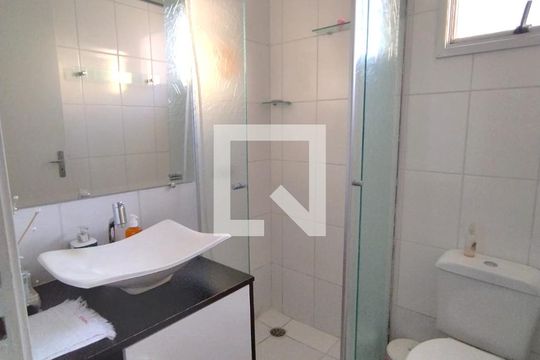 Banheiro de apartamento à venda com 2 quartos, 48m² em Cidade Líder, São Paulo