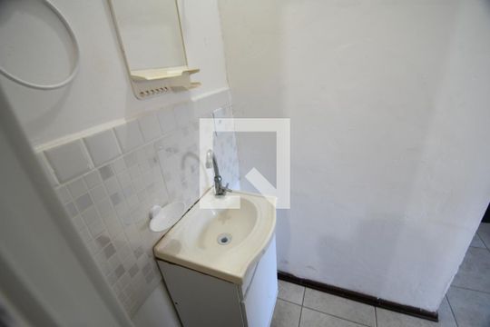 Banheiro de kitnet/studio para alugar com 1 quarto, 20m² em Cidade Universitária, Campinas
