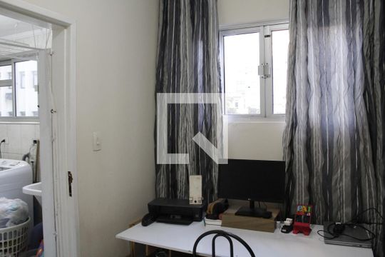 Quarto de Serviço de apartamento à venda com 4 quartos, 182m² em Higienópolis, São Paulo