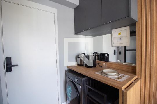 Cozinha de apartamento para alugar com 1 quarto, 26m² em Vila Lageado, São Paulo