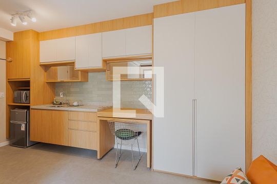 Cozinha de kitnet/studio para alugar com 1 quarto, 26m² em Paraíso, São Paulo