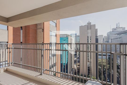Varanda de kitnet/studio para alugar com 1 quarto, 26m² em Paraíso, São Paulo