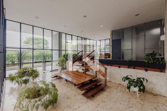 hall social de apartamento à venda com 3 quartos, 165m² em Jardim Paulista, São Paulo