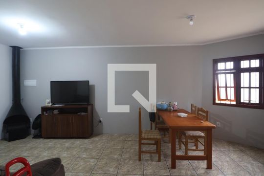 Sala de casa à venda com 4 quartos, 156m² em Rio Branco, Canoas