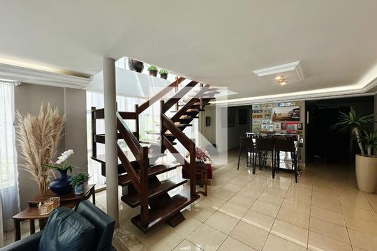 Sala de Estar 1 de casa de condomínio para alugar com 3 quartos, 566m² em Gramado, Cotia