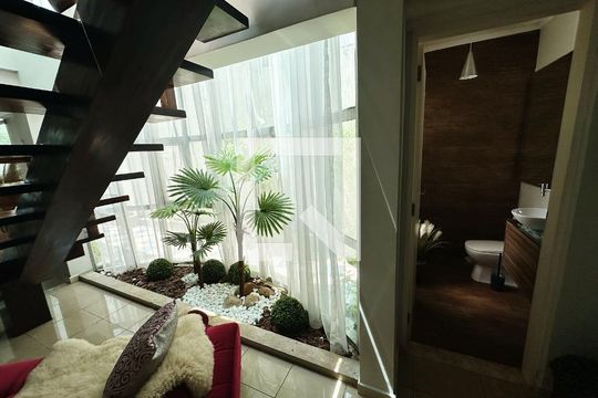 Sala de Estar 1 de casa de condomínio para alugar com 3 quartos, 566m² em Gramado, Cotia