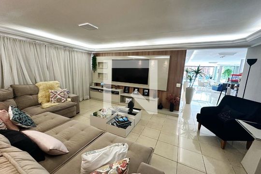 Sala de TV de casa de condomínio para alugar com 3 quartos, 566m² em Gramado, Cotia