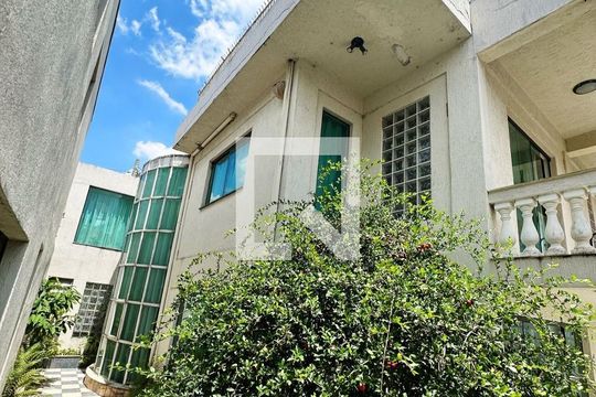 Área Externa de casa de condomínio para alugar com 3 quartos, 566m² em Gramado, Cotia