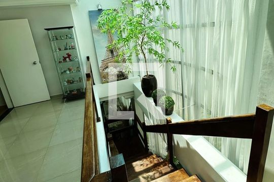 Segundo andar de casa de condomínio para alugar com 3 quartos, 566m² em Gramado, Cotia