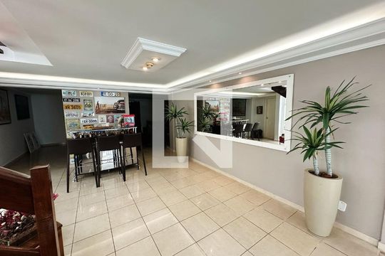 Sala de Estar 1 de casa de condomínio para alugar com 3 quartos, 566m² em Gramado, Cotia