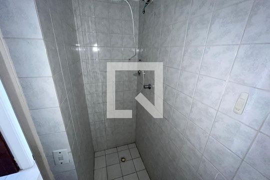 Banheiro de apartamento para alugar com 1 quarto, 37m² em Lauzane Paulista, São Paulo