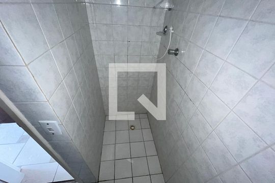 Banheiro de apartamento para alugar com 1 quarto, 37m² em Lauzane Paulista, São Paulo