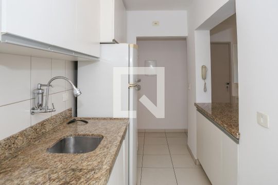 Cozinha de apartamento para alugar com 1 quarto, 49m² em Perdizes, São Paulo