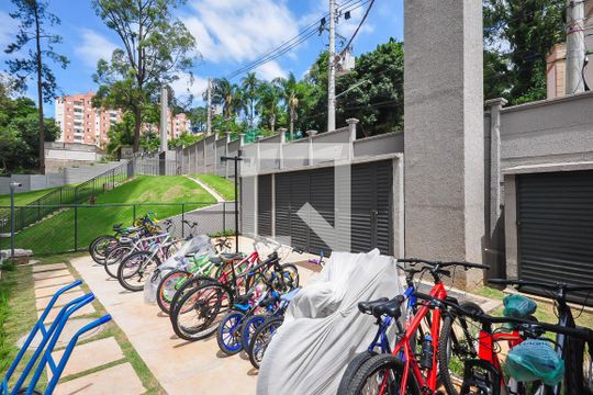 Bicicletário de apartamento para alugar com 2 quartos, 43m² em Jardim Paris, São Paulo
