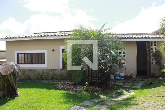 Dependência de casa de condomínio para alugar com 4 quartos, 390m² em Piatã, Salvador