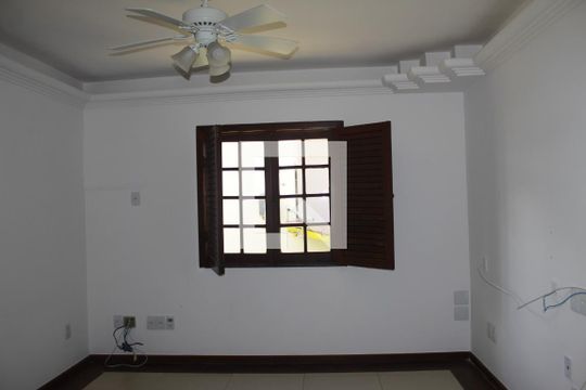 Quarto 1 de casa de condomínio para alugar com 4 quartos, 390m² em Piatã, Salvador