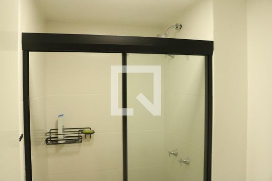 Banheiro de kitnet/studio para alugar com 1 quarto, 26m² em Perdizes, São Paulo