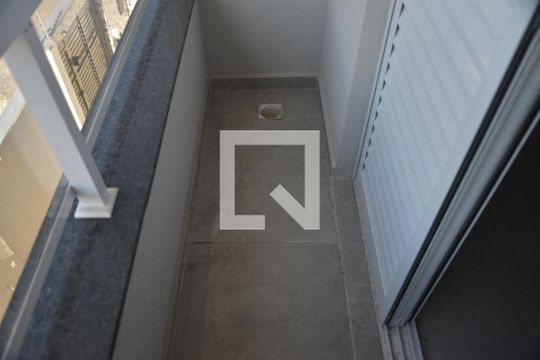 Sacada de casa à venda com 2 quartos, 114m² em Vila Bela Vista, Santo André