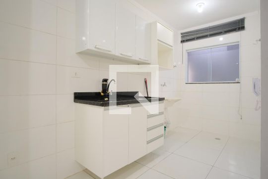 Cozinha e Área de Serviço de apartamento para alugar com 2 quartos, 40m² em Maranhão, São Paulo