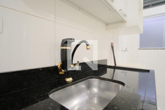 Cozinha e Área de Serviço de apartamento para alugar com 2 quartos, 40m² em Maranhão, São Paulo