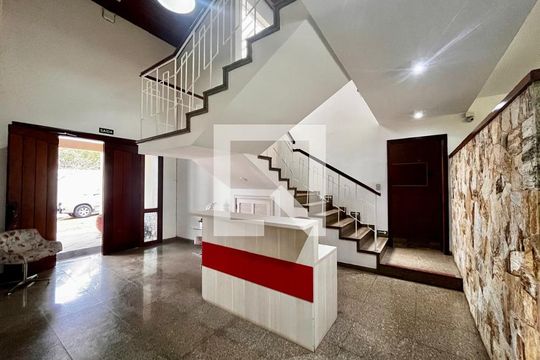 Sala 1 de casa para alugar com 5 quartos, 500m² em Parque Taquaral, Campinas