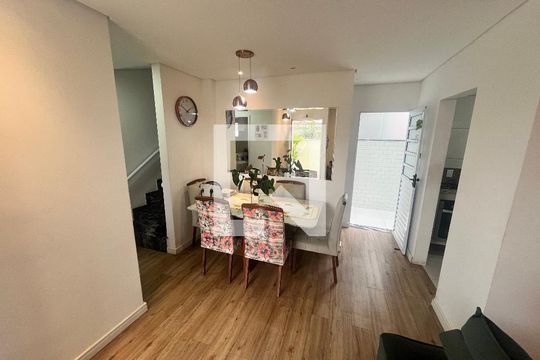 Sala de casa de condomínio à venda com 3 quartos, 120m² em Vila Aurora (zona Norte), São Paulo