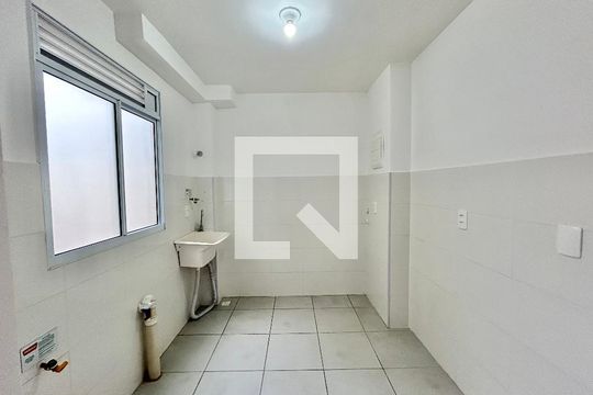 Cozinha de apartamento à venda com 2 quartos, 40m² em Santos Dumont, São Leopoldo