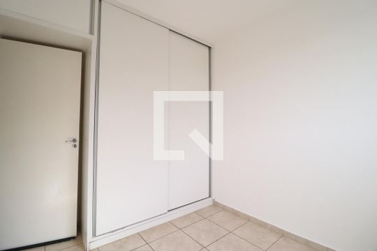 Quarto 2 de apartamento para alugar com 2 quartos, 45m² em Chácaras Tubalina E Quartel, Uberlândia