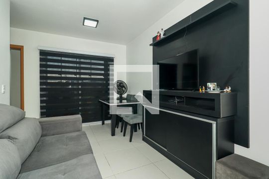 Sala de apartamento à venda com 2 quartos, 47m² em Rubem Berta, Porto Alegre
