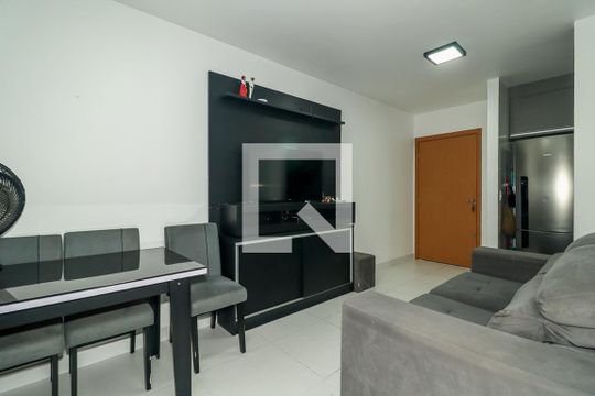 Sala de apartamento à venda com 2 quartos, 47m² em Rubem Berta, Porto Alegre