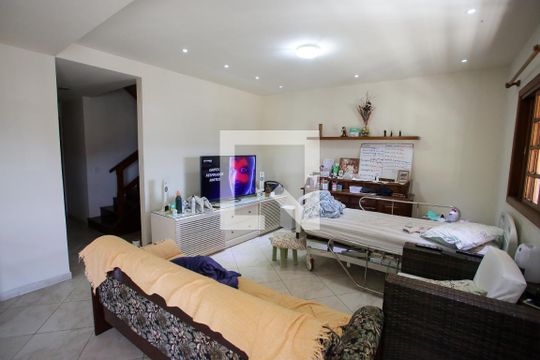 Casa para alugar com 3 quartos, 297m² em Taquara, Rio de Janeiro