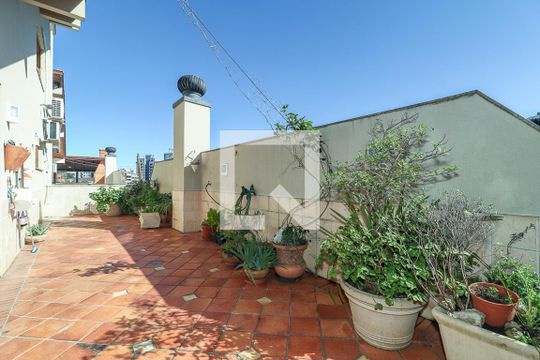 Área externa  de apartamento à venda com 3 quartos, 239m² em Petrópolis, Porto Alegre